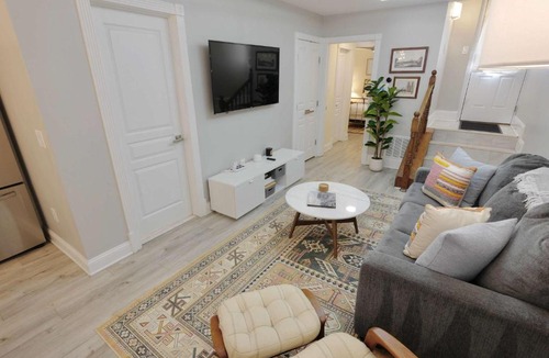 Petworth Apartment | Stellar Stay by Petworth Metro
