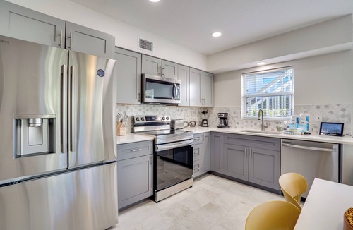 Anna Maria Villa | Steps to Beach - Bean Point Residence Unit B by SeaBreeze Vacation