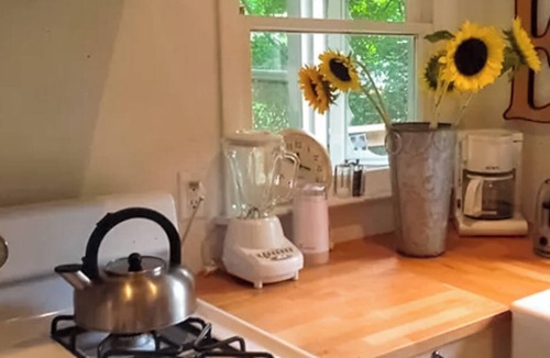 Lakeside Cottage | Steps to Beach & Lake Michigan! Family Retreat