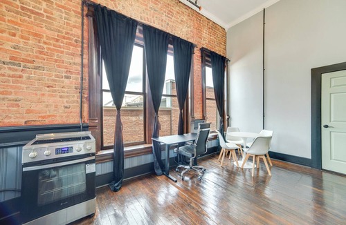 Marshall Apartment | Steps to Shops & Dining: Downtown Marshall Studio!