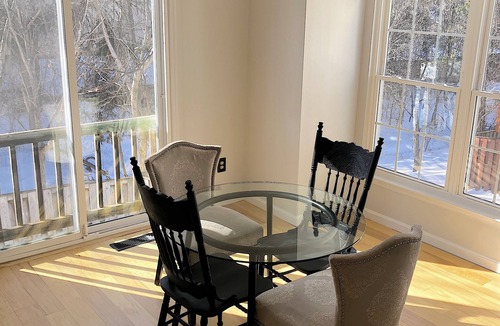 Sterling House | Sterling Magnolia Townhome. Fully Furnished 3BR Near IAD.
