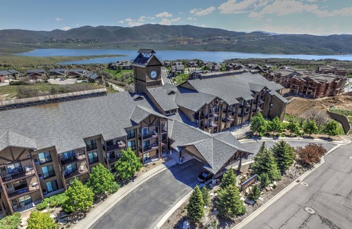 Park City Condo | Stillwater 2012 by Moose Management-3min to the SKI! King Bed-Remodeled! WiFi