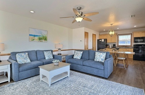 Buxton Cottage | Storm Cottage- Short Walk to Beach- Community Pool & Spa