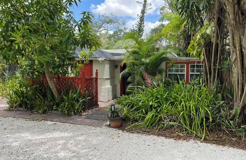 Vamo Cottage | Storybook Cottage in a Dream Location - Private Pool, Near Siesta & More