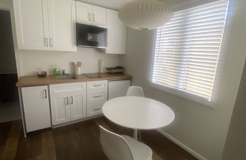 Granada Cottage | Studio House in Prime Location - close to Siesta Key Beach and Downtown