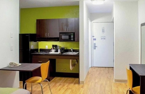 Springdale Hotel | Studio Lodge Springdale Cincinnati