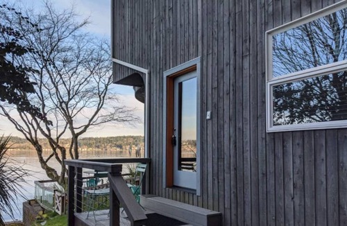 East Lake Hills Apartment | Studio Rm/Waterfront/Seattle/Bellevue