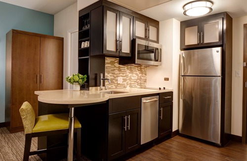 South Lake Union Apartment | Studio Suite | King Bed | High Floor | Full Kitchen | Seattle Downtown