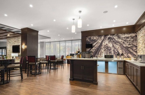 South Lake Union Apartment | Studio Suite | King Bed | High Floor | Full Kitchen | Seattle Downtown