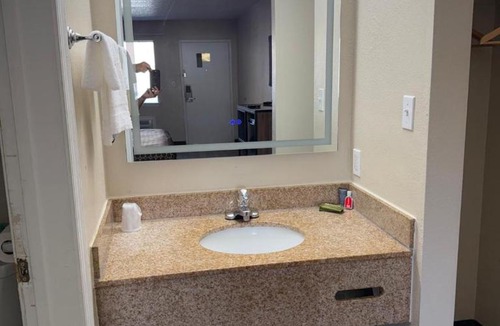 South Norfolk Hotel | Studios 4 Less Chesapeake
