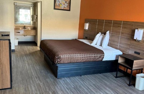South Norfolk Hotel | Studios 4 Less Chesapeake