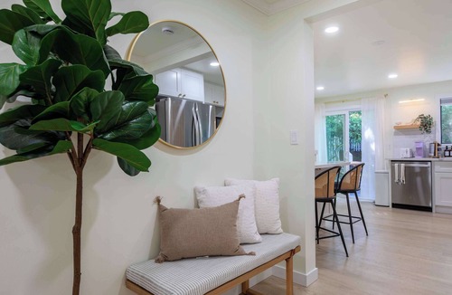 Wallingford House | Stunning 4BR Modern Gem: Near UW and Green Lake!