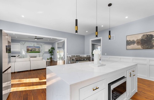 Baileys Crossroads House | Stunning 6-bedroom house in Falls Church-Luxury Awaits!