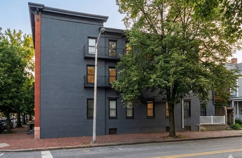 Union Square Apartment | Stunning Gut-Reno 2-Level Unit w/W&D 3-15 Mins to UMMC/UMB Campus/JHU