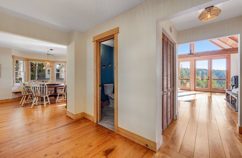 Little River House | Stunning property on 10 acres with ridge top views & private hot tub