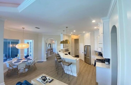 North Port Villa | Stunning Retreat: Endless Summer Villa 3BR/2BA with Heated Pool