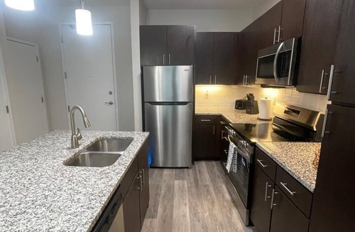 Grandview Heights Apartment | Stunning unit with great amenities
