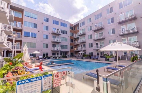 Grandview Heights Apartment | Stunning unit with great amenities