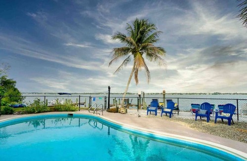 Englewood Villa | Stunning Views of Bay & Tropical Pool!