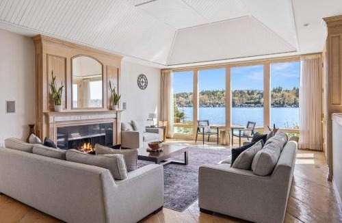 Mercer Island Ski Chalet | Stunning Waterfront Mansion with Pool and Hottub