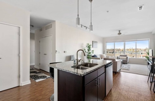 Grandview Heights Apartment | Stylish 2 bedroom with Pool and Hot Tub