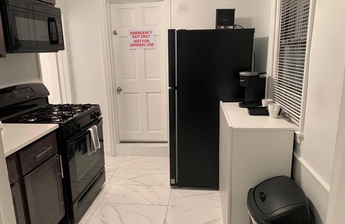 South Baltimore Apartment | Stylish 2BD 1BA apartment located in Federal Hill