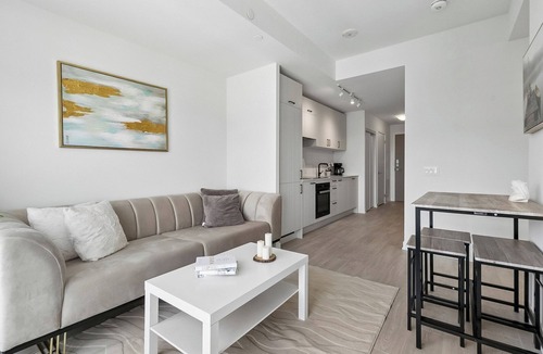 Wynford-Concorde Apartment | Stylish 2bed2bath| Parking | Gym | Sauna|4ppl