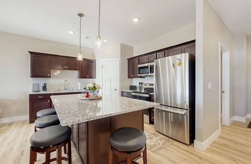 Kimberling City Condo | Stylish 3BR Condo - LAKE VIEWS - Pool & Kimberling