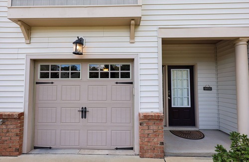 Morrisville House | Stylish Getaway King Suite Workstation for 2 Near RDU Airport & RTP