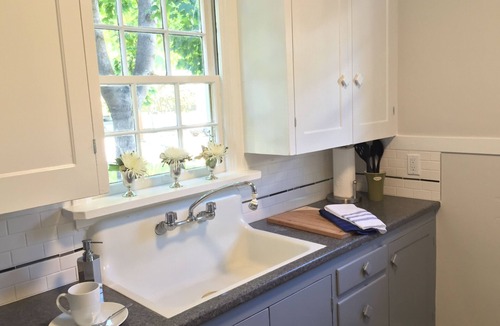 North End Cottage | Stylish North End Cottage in a Prime Location