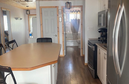 Kingsville Cottage | "Summer Made Simple". Never pay a cleaning fee!