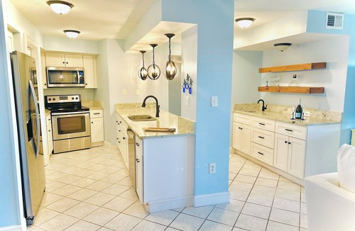 Indian Beach Condo | Summer Winds, First Floor Poolside, Oceanfront 3br. 2.5ba. Sleeps 9 Linens incl.