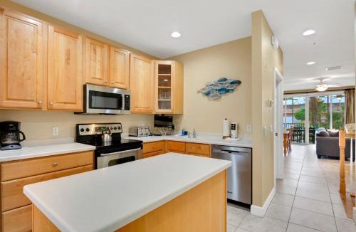 Bradenton Beach House | Sun Kissed Villa by SkyRun Anna Maria