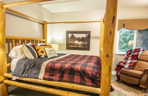 Pleasant Grove House | Sunflower Haven Retreat