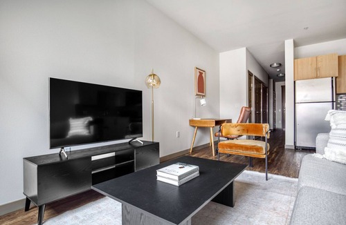 Old Ballard Apartment | Sunny Ballard 1BR w/Gym & Rooftop Deck, near shopping, by Blueground