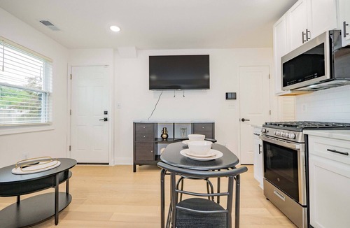 Northeast Apartment | Sunny, Chic, Centrally Located 2 bedroom, with Parking & Alexa