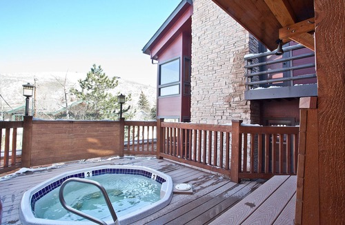 North Park City Condo | Sunny condo w/shared hot tubs & in close walking distance of Park City Mountain