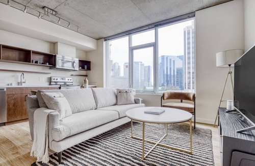 Northwest Bellevue Apartment | Sunny Downtown Bellevue 1BR w/Lounge & Gym, near Shops, by Blueground