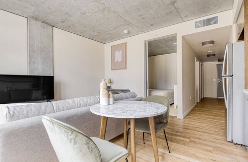 Northwest Bellevue Apartment | Sunny Downtown Bellevue 1BR w/Lounge & Gym, near Shops, by Blueground