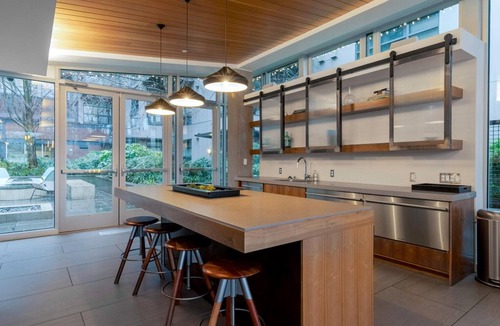 Cascade Apartment | Sunny East Lake Studio w/Pool & Gym, walk to Space Needle, by Blueground