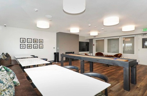 North Beacon Hill Apartment | Sunny Mt Baker 2BR w/ Gym, Rooftop & W/D, near light rail, by Blueground