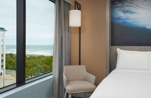 Cocoa Beach Hotel | Sunny Retreat | 2 Modern Units | Onsite Pool, Parking, Private Beach Access
