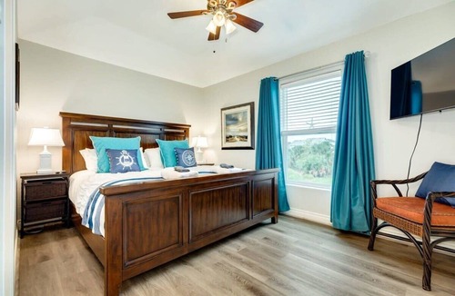 Isla Del Sol House | Sunny Sails - Fully Fenced, Stunning Decor!