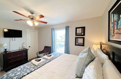 Isla Del Sol House | Sunny Sails - Fully Fenced, Stunning Decor!