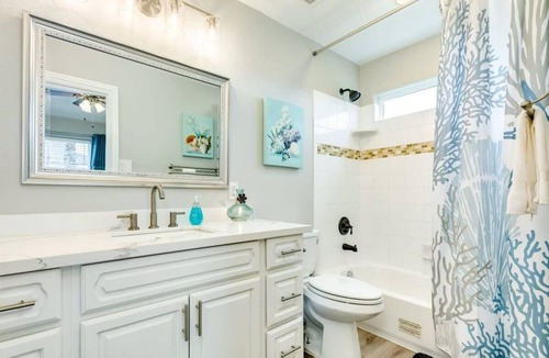 Isla Del Sol House | Sunny Sails - Fully Fenced, Stunning Decor!