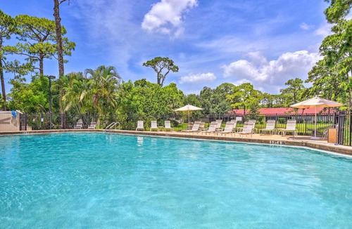 Sarasota Villa | Sunny Sarasota Villa with Lanai Less Than 5 Mi to Beach