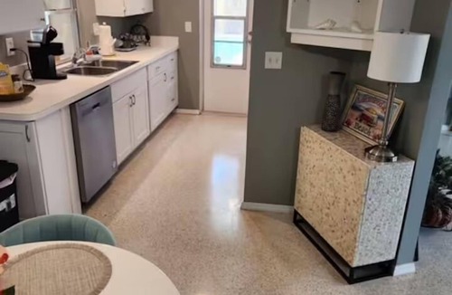 Bay Isle House | Sunny Siesta Key Retreat w/Private Heated Pool | 2BR | Dog-Friendly