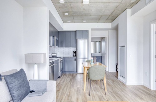 South Lake Union Apartment | Sunny South Lake Union 1BR w/W/D & Roof, nr Lake Union, by Blueground