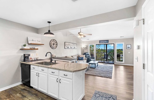 Kimberling City Condo | Sunsational Views at Anchors Point – For 8