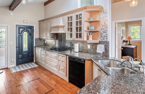 Tobermory House | Sunset Cove | AC | Waterfront | Kayaks